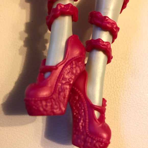 Monster High Lagoona Blue Doll Fins pink shoes & bracelet - Picture 7 of 12